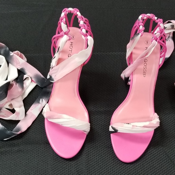 Heels - Picture 2 of 3